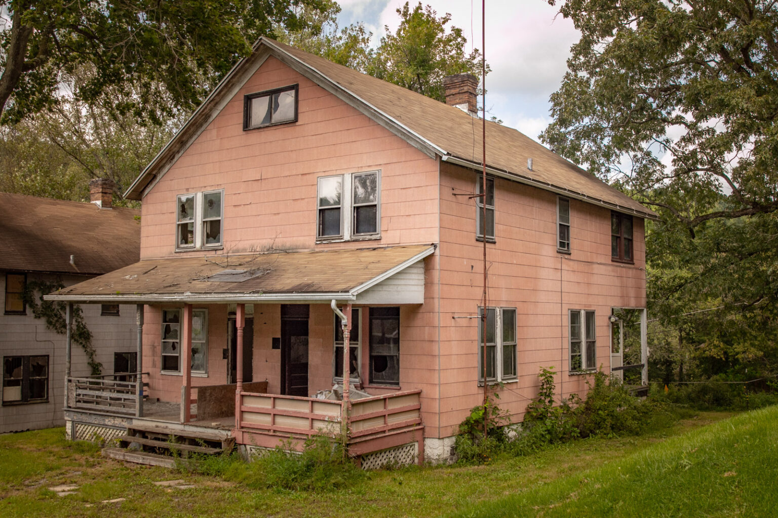 Urban Exploration and Photos of Abandoned Places